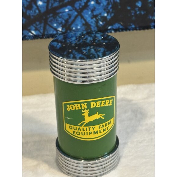 John Deere Salt Or Proper‎ Shaker Collectible - Picture 2 of 4